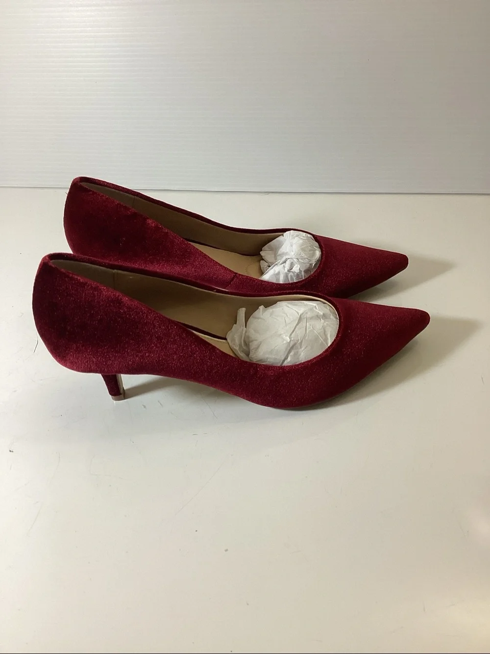 JEWEL BADGLEY MISCHKA Women's Enola Velvet Pumps